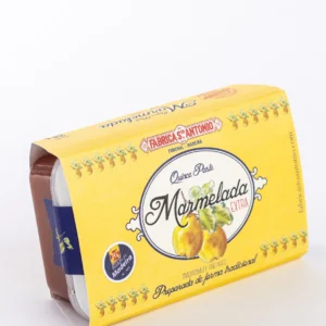 Marmelada Extra da Fábrica Santo António, 250g, embalagem com manga cartão amarela, ilustração de marmelos no rótulo