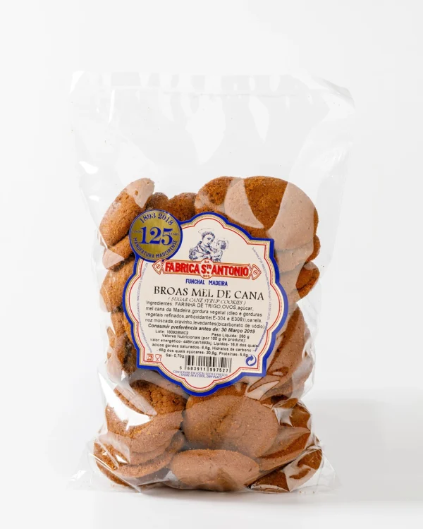Broa de Mel de Cana tradicional, Fábrica Santo António, cor castanha ambar, embaladas em saco transparente selado