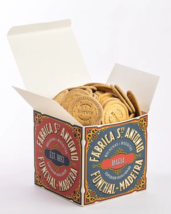 Caixa cubo, replica lata vintage, Bolacha Maria da Fábrica Santo António, aberta, bolachas visíveis no interior