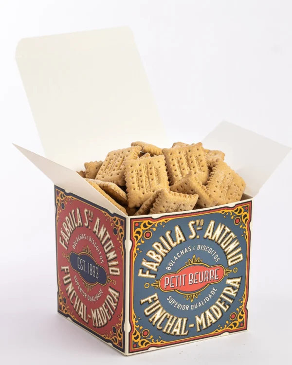 Caixa cubo, replica lata vintage, Petit-Beurre da Fábrica Santo António, aberta, bolachas visíveis no interior